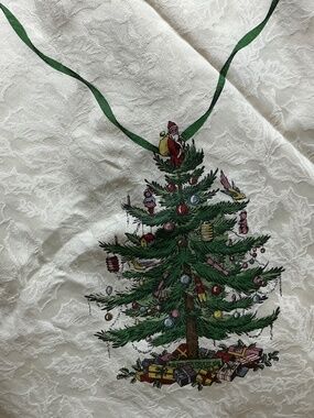 Spode Christmas Tree Tablecloth and 4 Table Napkins